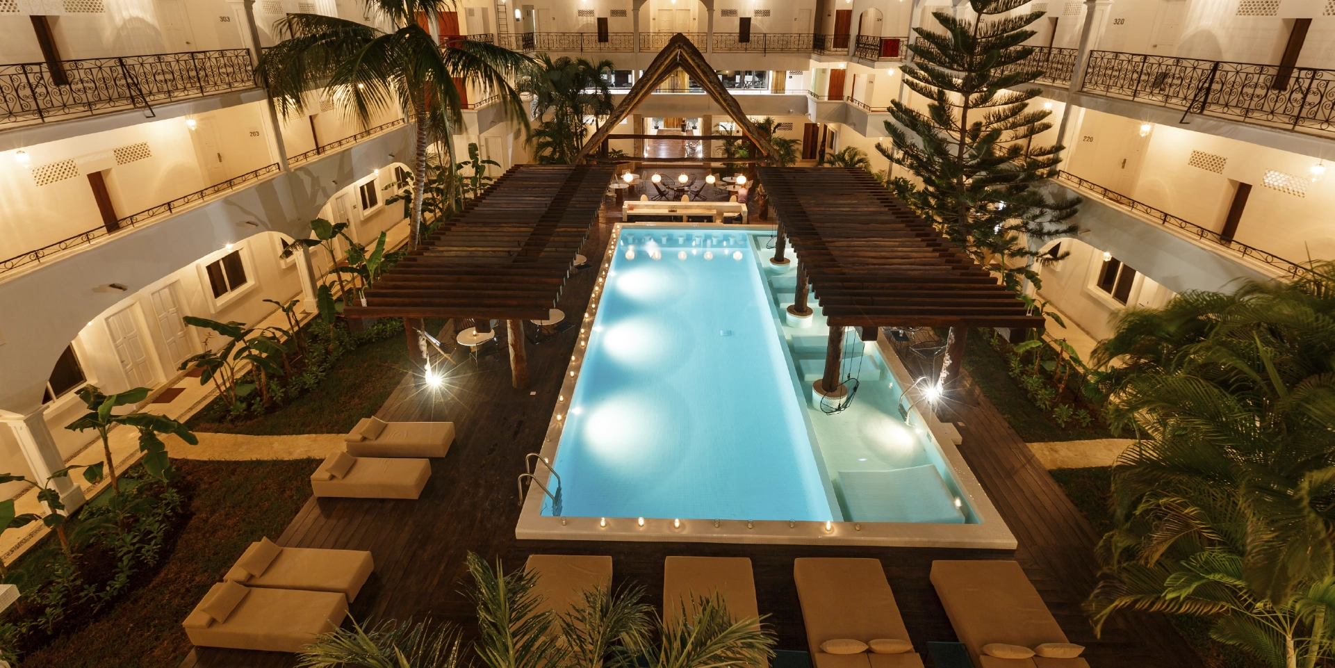 on-vacation-colombia-destino-cancun-hotel-hm-playa-del-carmen-piscina-1920x960px_1