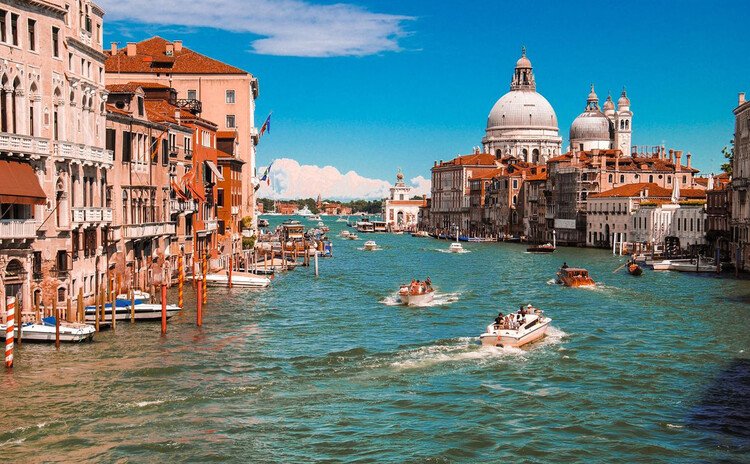 european-cities-pass-regulations-and-entrance-fees-in-response-to-tourist-overcrowding_1