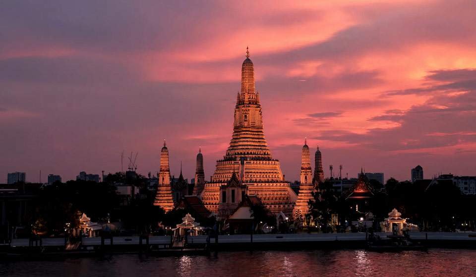 wat-arun-at-twilight-960x560